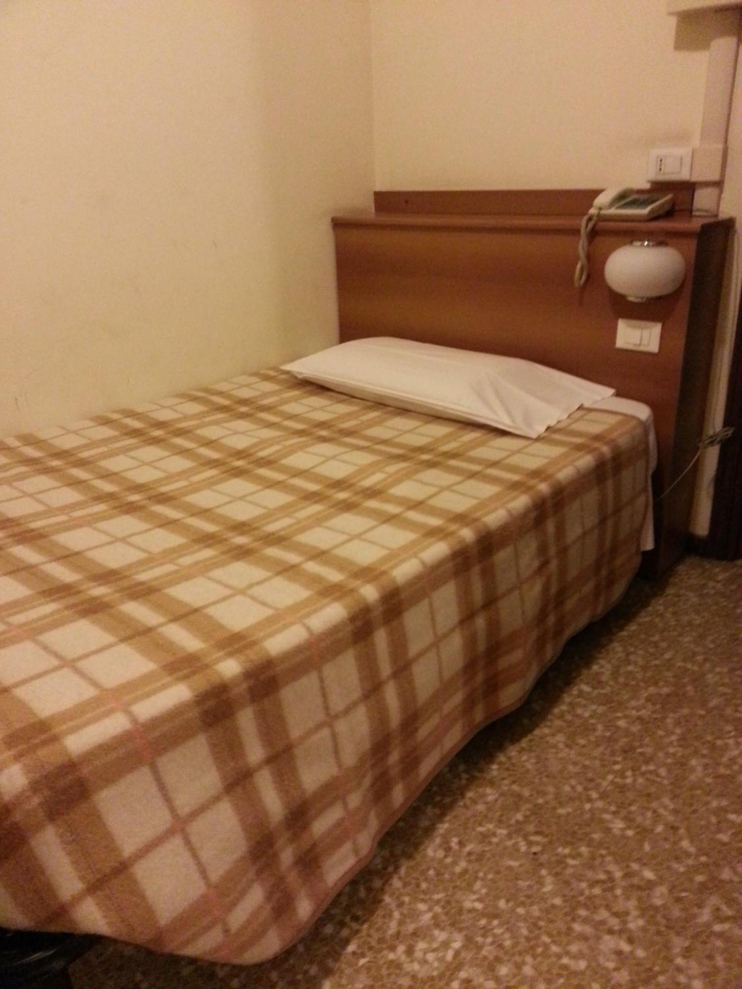 Hotel Lombardia Seveso Dış mekan fotoğraf
