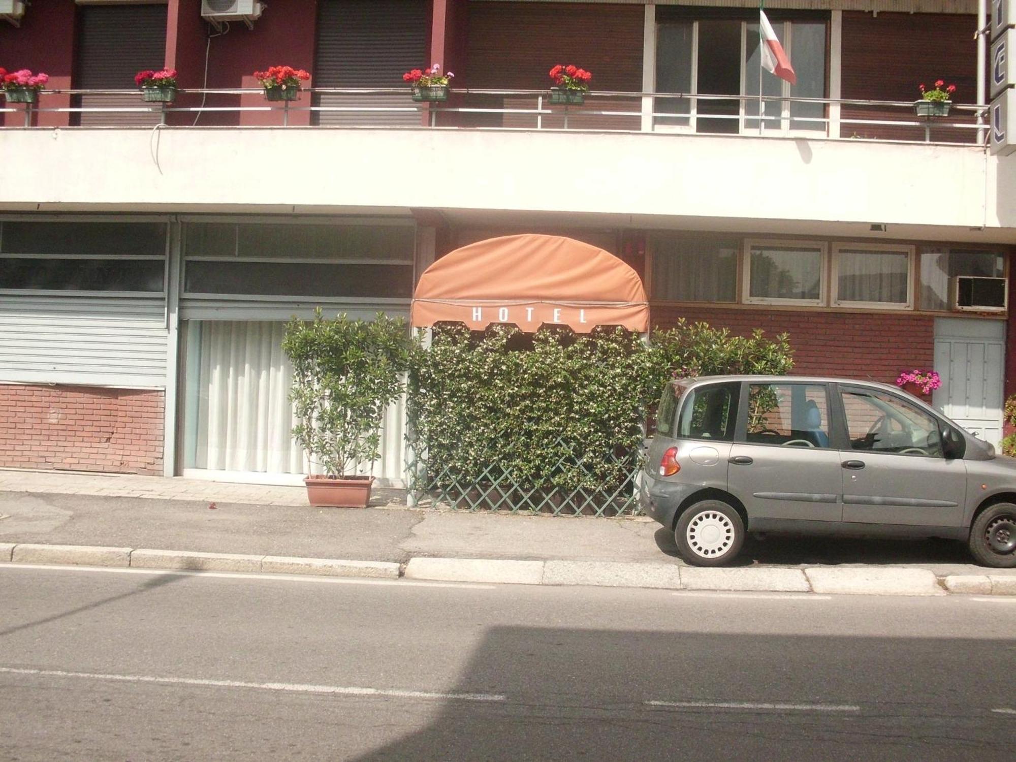 Hotel Lombardia Seveso Dış mekan fotoğraf