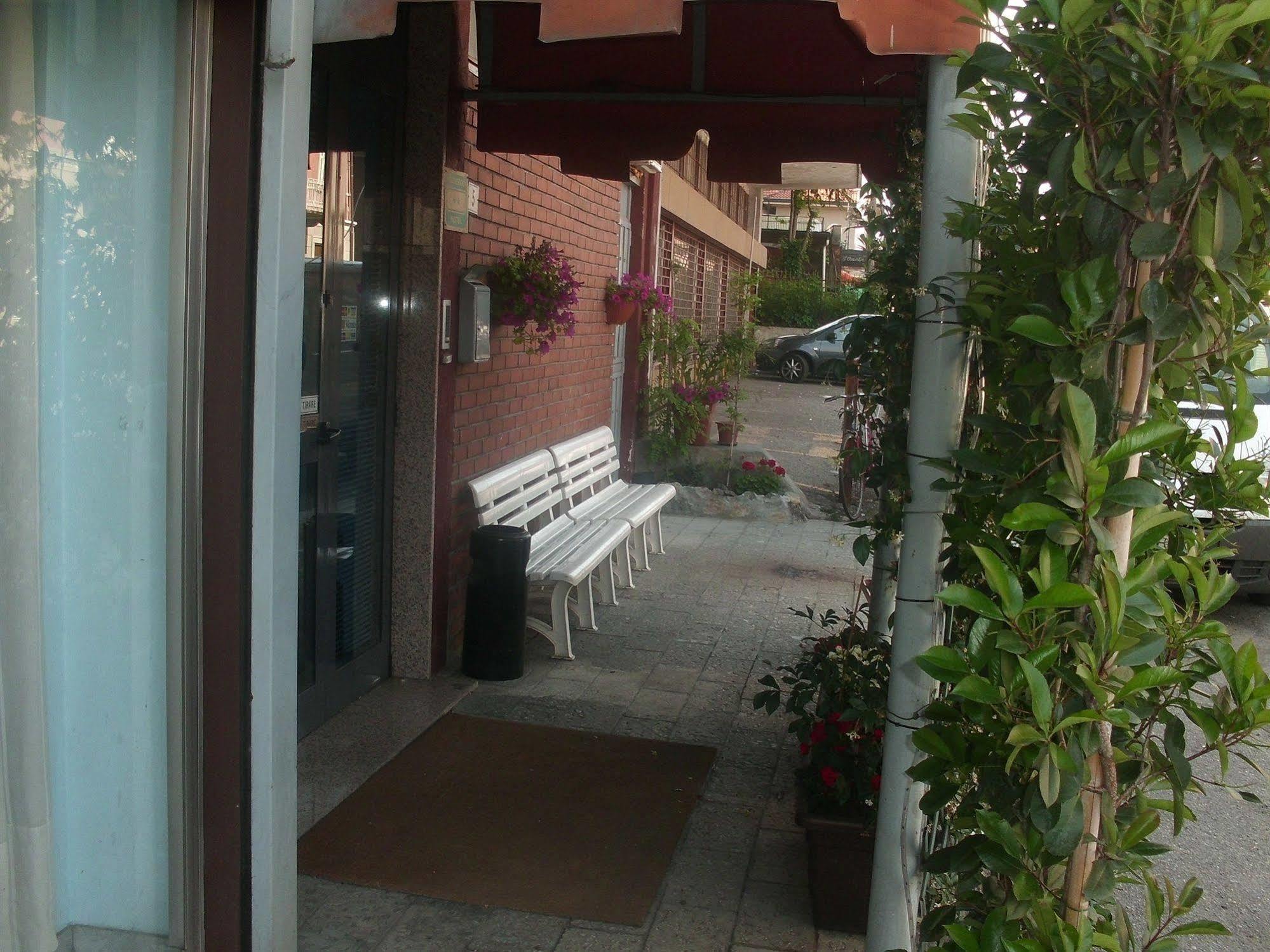 Hotel Lombardia Seveso Dış mekan fotoğraf